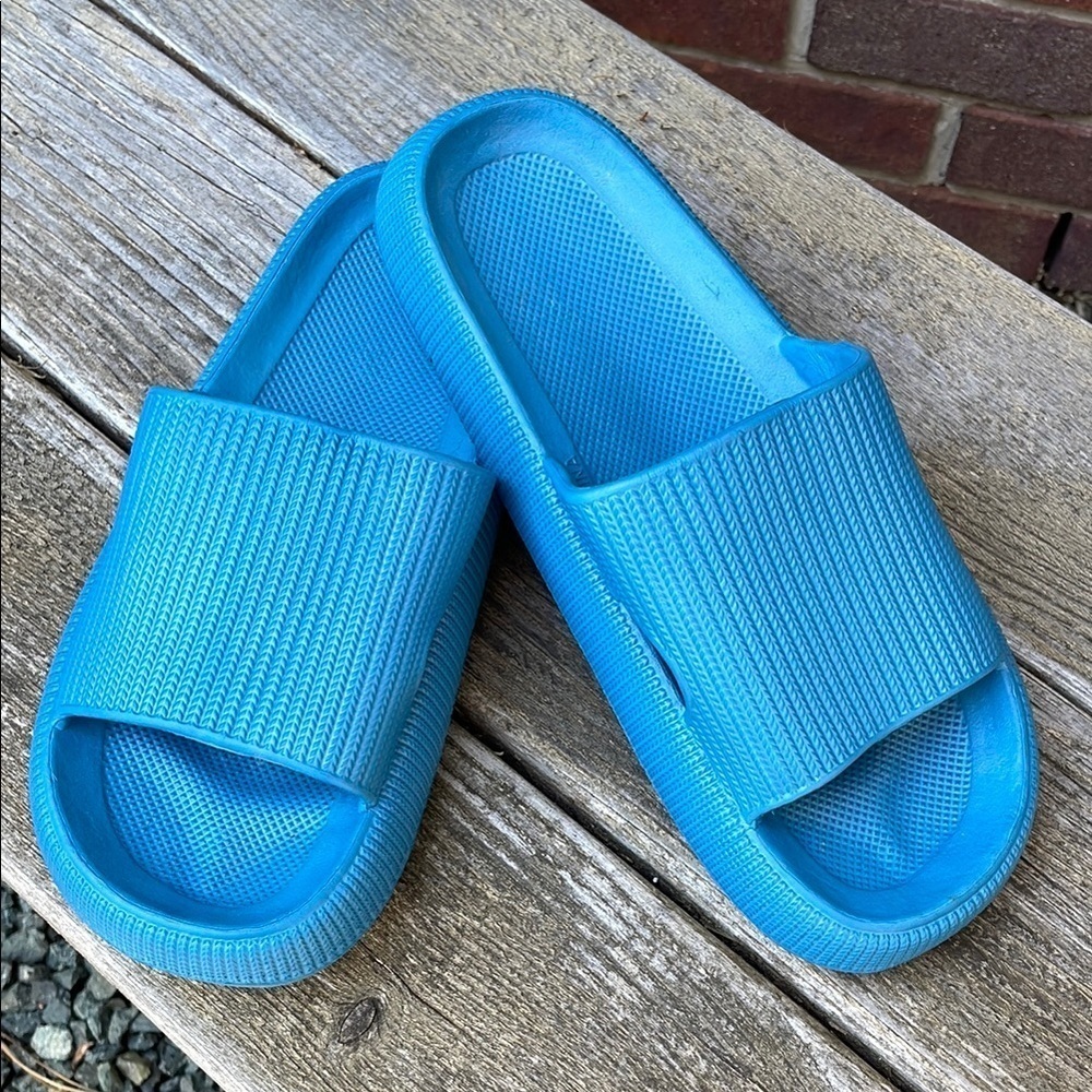 Cloud Slides | Rubber | Lightweight | Beach|Cushioned Comfort | Blue |Size 44-45